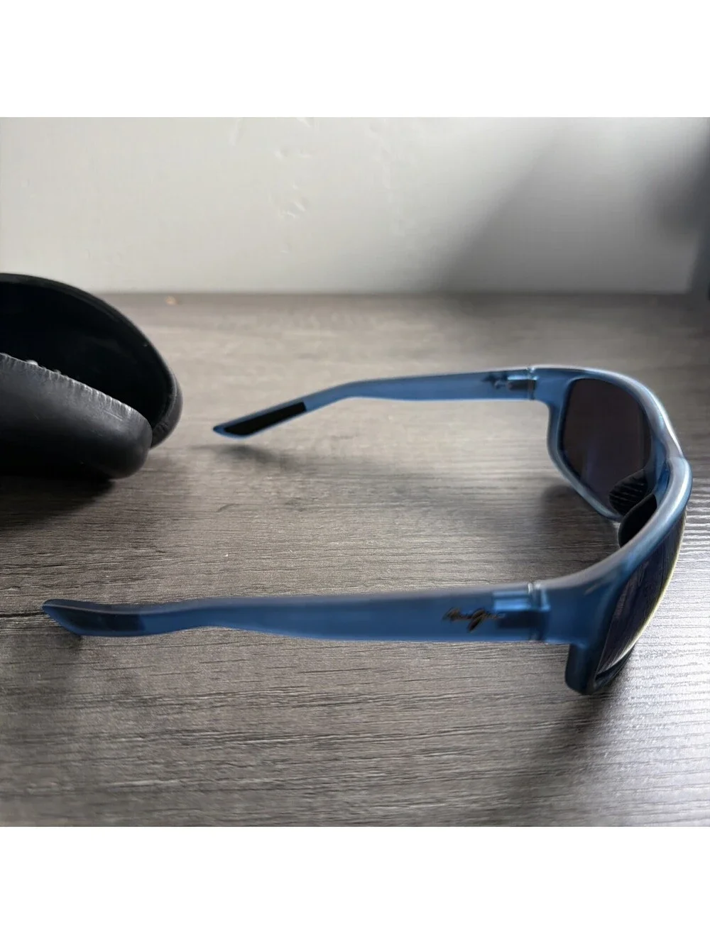 Maui Jim Sunglasses KAIWI CHANNEL MJ840-03S MATTE BLUE With Case